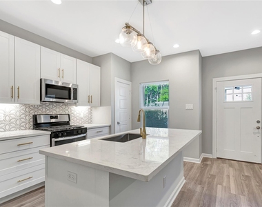 6824 Dumble Street - Photo Thumbnail 20