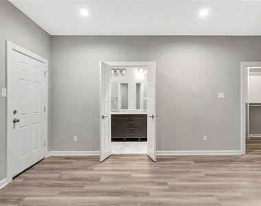 6824 Dumble Street - Photo Thumbnail 8