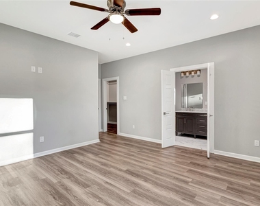 6824 Dumble Street - Photo Thumbnail 29