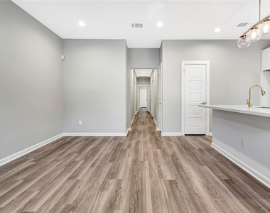 6824 Dumble Street - Photo Thumbnail 28