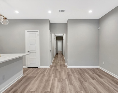 6824 Dumble Street - Photo Thumbnail 5