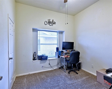 7407 Creekfield Drive - Photo Thumbnail 31