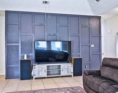 7407 Creekfield Drive - Photo Thumbnail 4