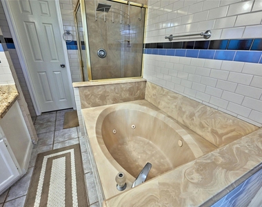 7407 Creekfield Drive - Photo Thumbnail 26