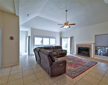 7407 Creekfield Drive - Photo Thumbnail 9