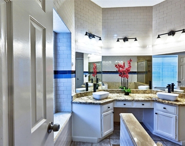 7407 Creekfield Drive - Photo Thumbnail 25