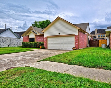 7407 Creekfield Drive - Photo Thumbnail 7