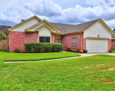 7407 Creekfield Drive - Photo Thumbnail 8