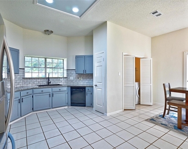 7407 Creekfield Drive - Photo Thumbnail 13