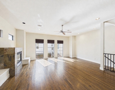 5425 Floyd Street - Photo Thumbnail 5