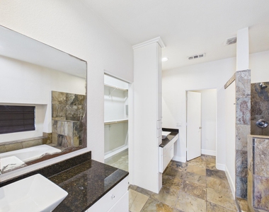 5425 Floyd Street - Photo Thumbnail 17
