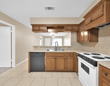 1605 Hazelwood Street - Photo Thumbnail 11