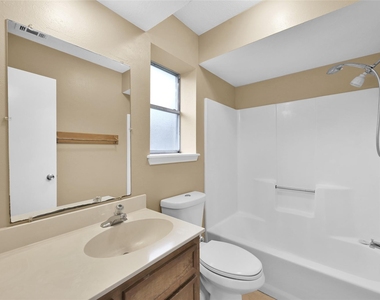 1605 Hazelwood Street - Photo Thumbnail 15