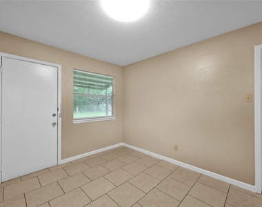 1605 Hazelwood Street - Photo Thumbnail 8