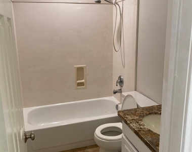 7518 Nickaburr Creek Drive - Photo Thumbnail 15