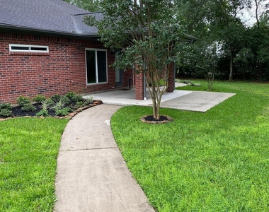 7518 Nickaburr Creek Drive - Photo Thumbnail 4