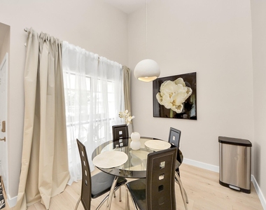 1881 Bering Drive - Photo Thumbnail 2