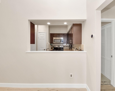 1881 Bering Drive - Photo Thumbnail 14