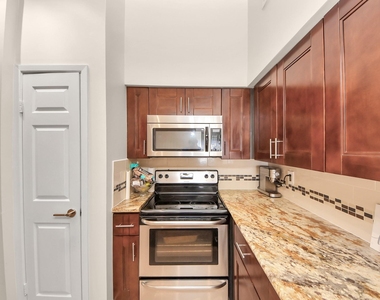 1881 Bering Drive - Photo Thumbnail 7