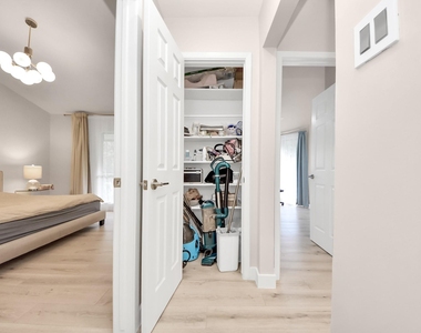 1881 Bering Drive - Photo Thumbnail 24