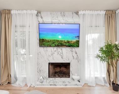 1881 Bering Drive - Photo Thumbnail 13