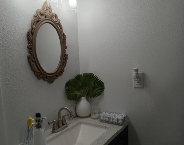 3211 Penn Street - Photo Thumbnail 19
