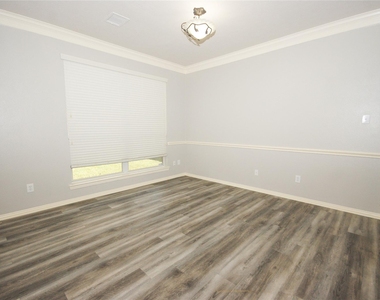 2516 Royal Terns Court - Photo Thumbnail 3