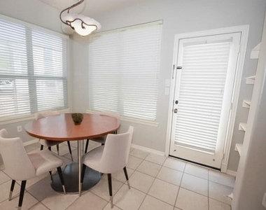 2516 Royal Terns Court - Photo Thumbnail 5