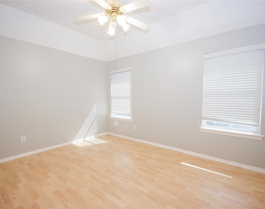 2516 Royal Terns Court - Photo Thumbnail 26