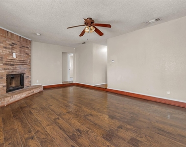1516 Violet Avenue - Photo Thumbnail 1