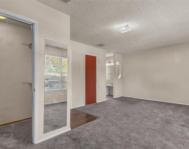 1516 Violet Avenue - Photo Thumbnail 10