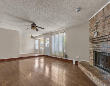 1516 Violet Avenue - Photo Thumbnail 9