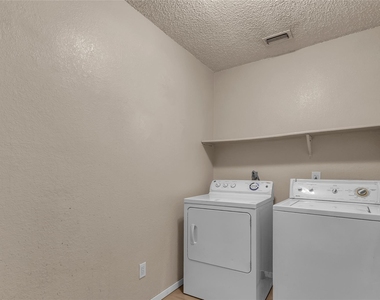 1516 Violet Avenue - Photo Thumbnail 16