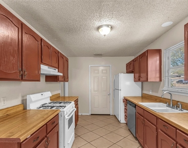1516 Violet Avenue - Photo Thumbnail 4