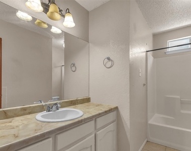1516 Violet Avenue - Photo Thumbnail 15