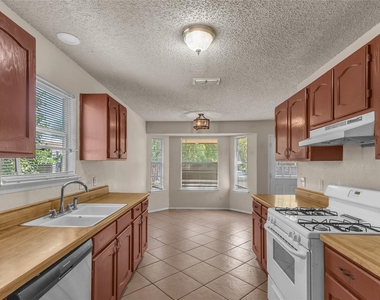 1516 Violet Avenue - Photo Thumbnail 5