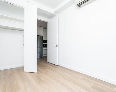 527 Grand Ave - Photo Thumbnail 17