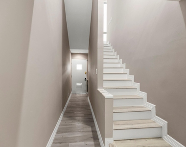 712 Parker Street - Photo Thumbnail 2