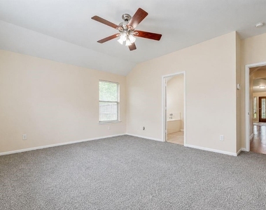 5402 Rosehaven Court - Photo Thumbnail 9