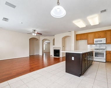 5402 Rosehaven Court - Photo Thumbnail 7