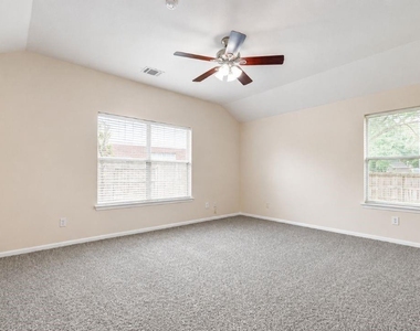 5402 Rosehaven Court - Photo Thumbnail 10