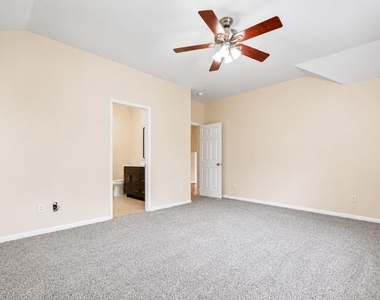 5402 Rosehaven Court - Photo Thumbnail 14
