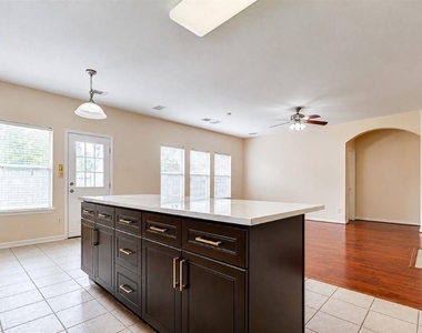 5402 Rosehaven Court - Photo Thumbnail 6