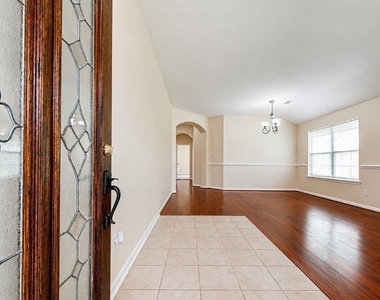 5402 Rosehaven Court - Photo Thumbnail 2