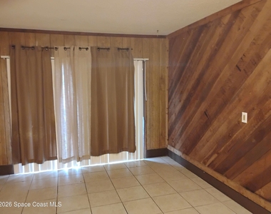1533 Emerson Drive Se - Photo Thumbnail 9