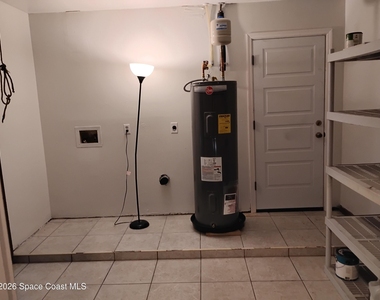 1533 Emerson Drive Se - Photo Thumbnail 10