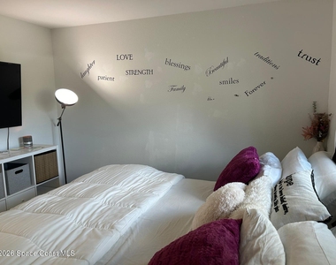 1141 Yager Road Se - Photo Thumbnail 8