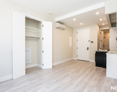 379 Knickerbocker Ave - Photo Thumbnail 3