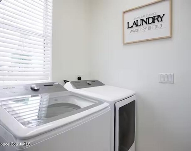 581 Eldron Boulevard Se - Photo Thumbnail 14