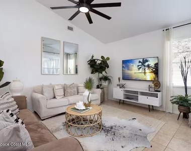 581 Eldron Boulevard Se - Photo Thumbnail 8